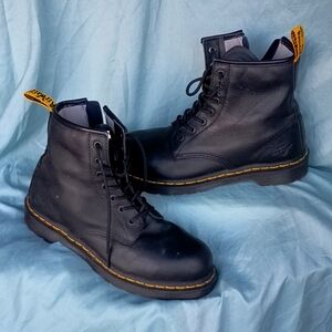 Dr. Marten Maple Zip Boots